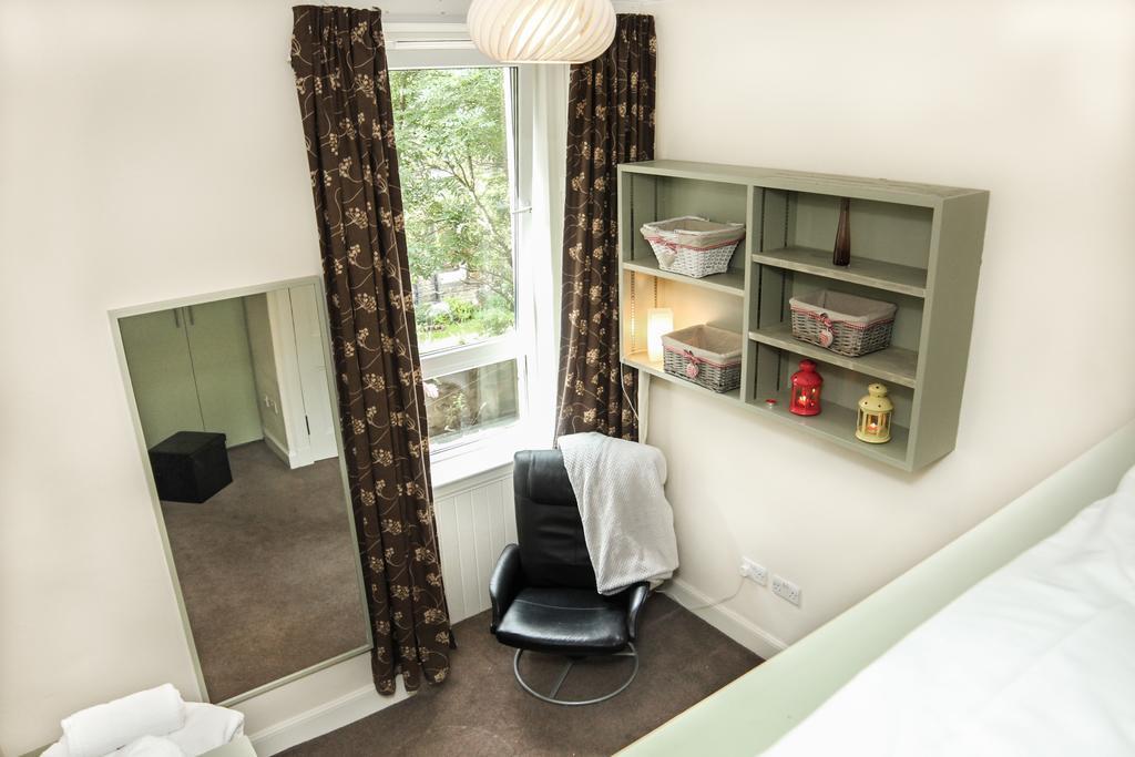 Chic & Bright Flat Near Holyrood Park Apartment Edinburgh Room photo